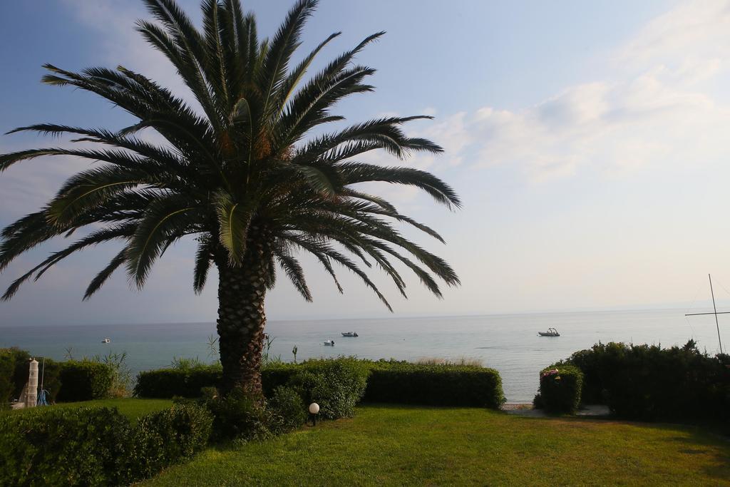 Beach Front Chanioti بوليخرونو المظهر الخارجي الصورة